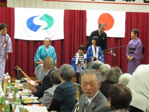 民謡三声会子供たちが民謡を披露（新沼地区）